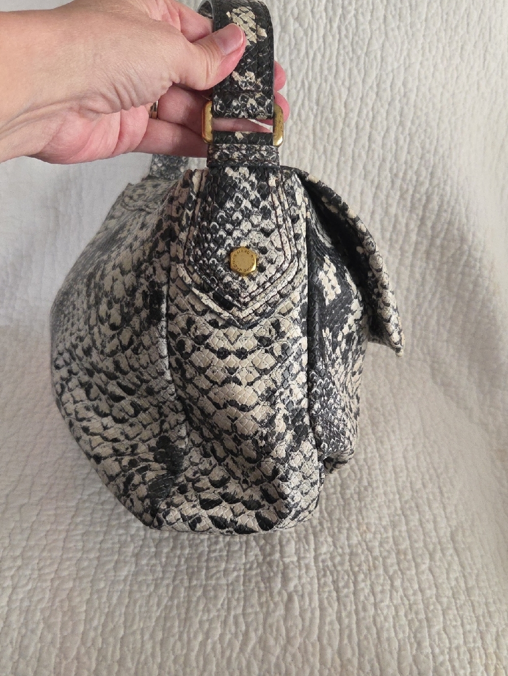 Marc by Marc Jacobd Black and Cream Python-Print Shoulder Bag - Picture 5 of 8